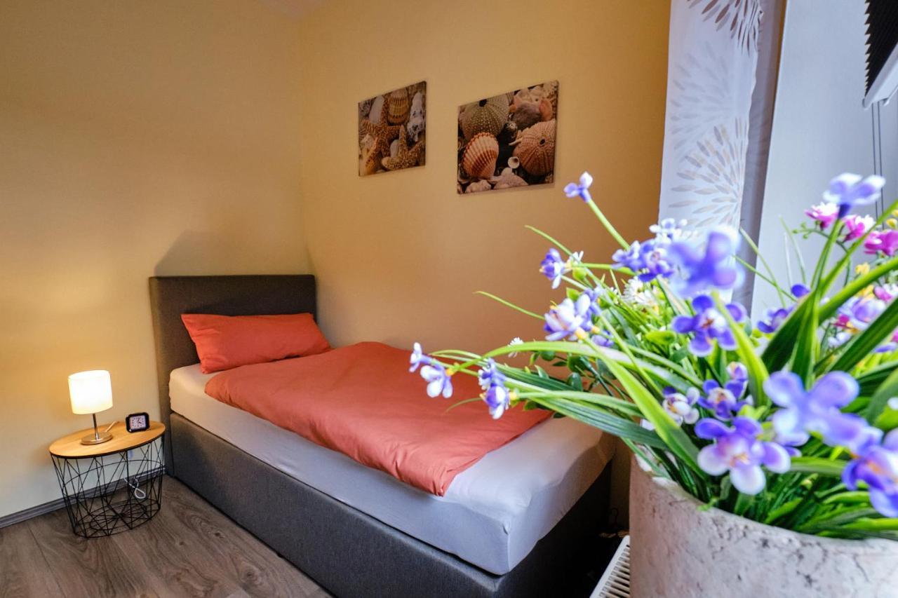 Ferienwohnung Mitten Im Pott Bottrop Exterior foto